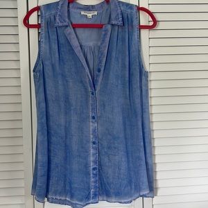 Pre-loved chambray blue collared button down, back yoke, ‘cross over’ blouse!